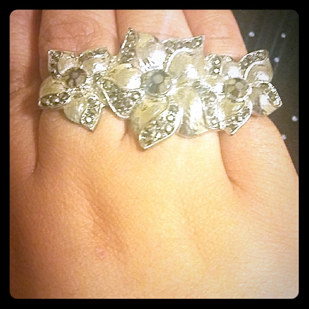 Torrid 3 finger statement ring for plus size gals